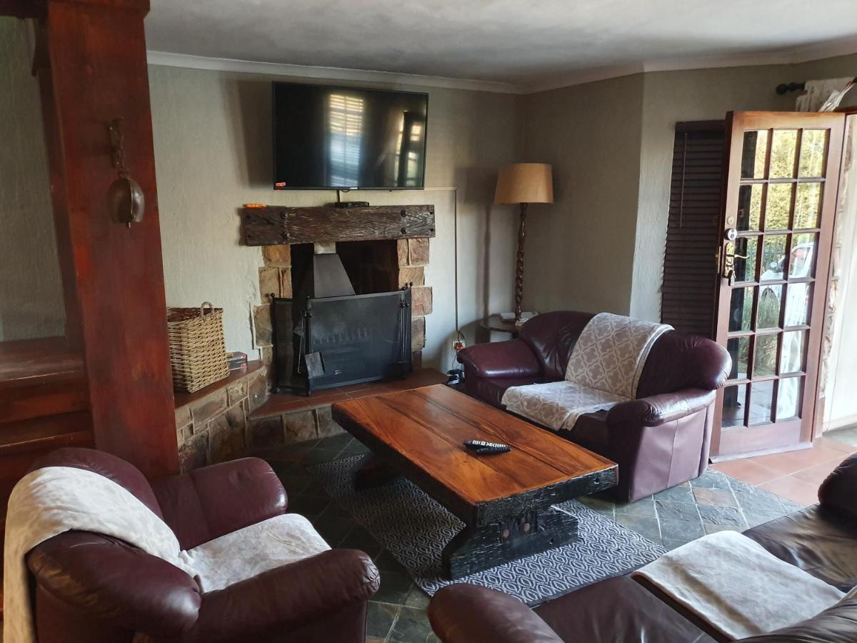 Villa Alm-Ue Dullstroom Esterno foto