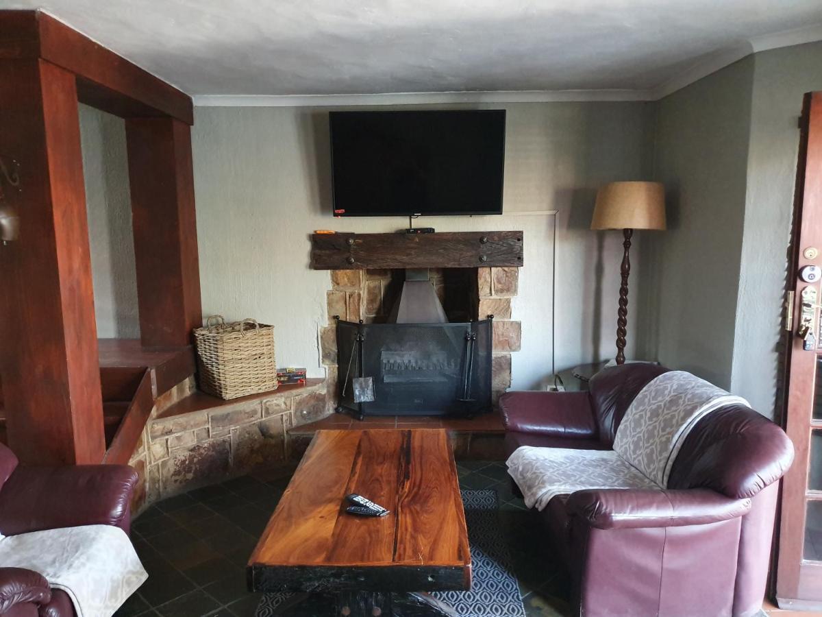 Villa Alm-Ue Dullstroom Esterno foto