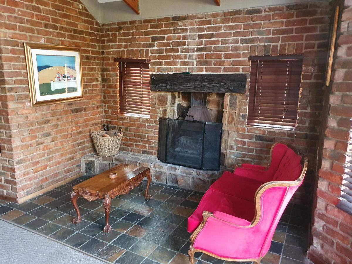 Villa Alm-Ue Dullstroom Esterno foto