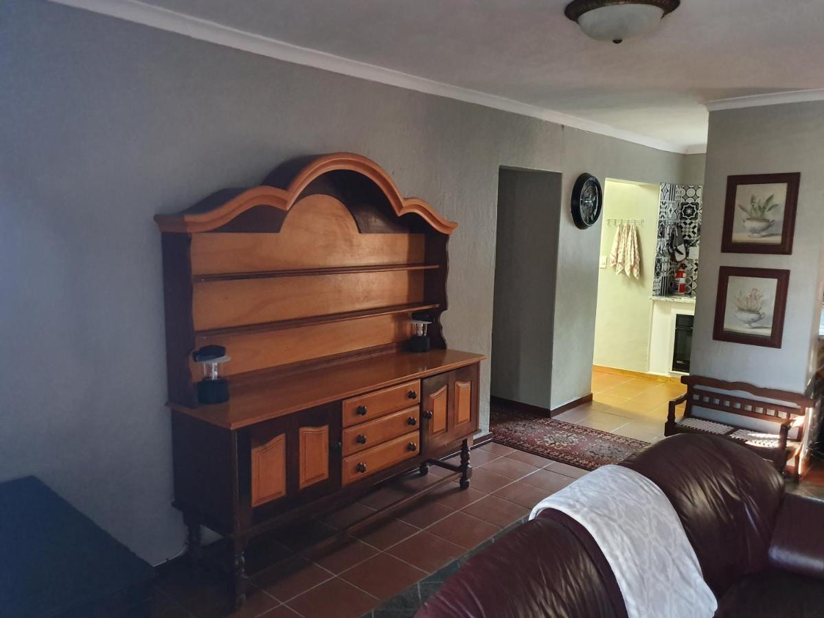 Villa Alm-Ue Dullstroom Esterno foto