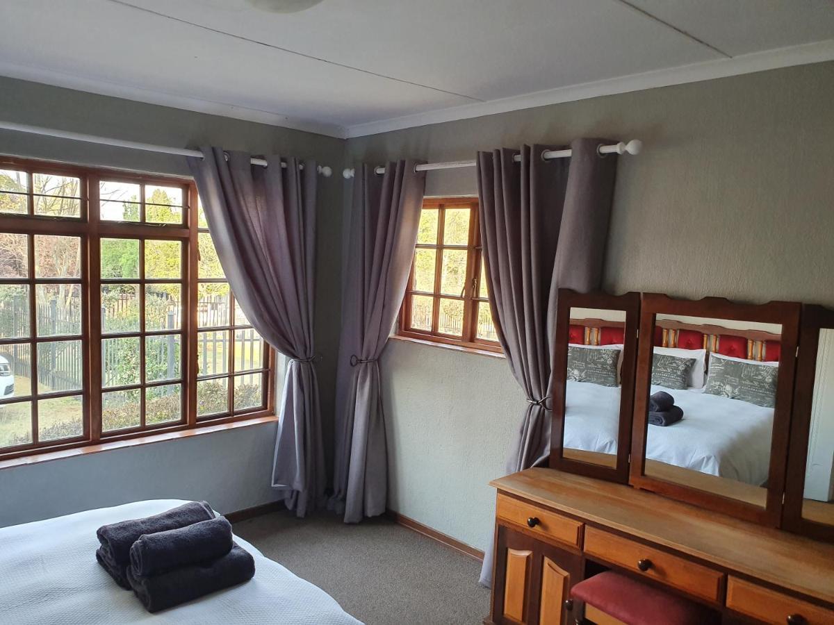Villa Alm-Ue Dullstroom Esterno foto